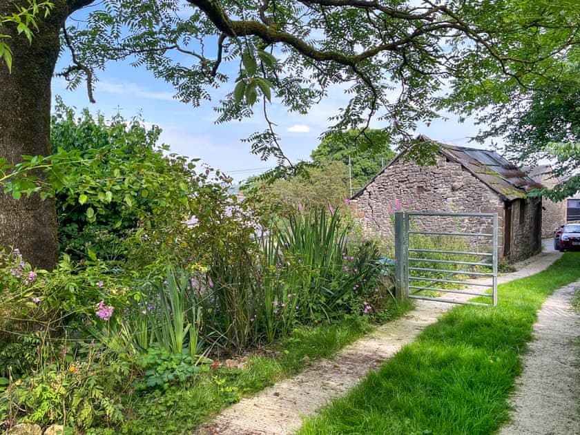 Driveway | Rock Cottage, Aldwark, near Brassington