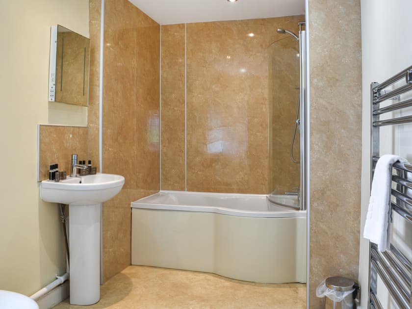 Bathroom | Pengarreg Fawr - Pengarreg Farm, Llanilar, near Aberystwyth