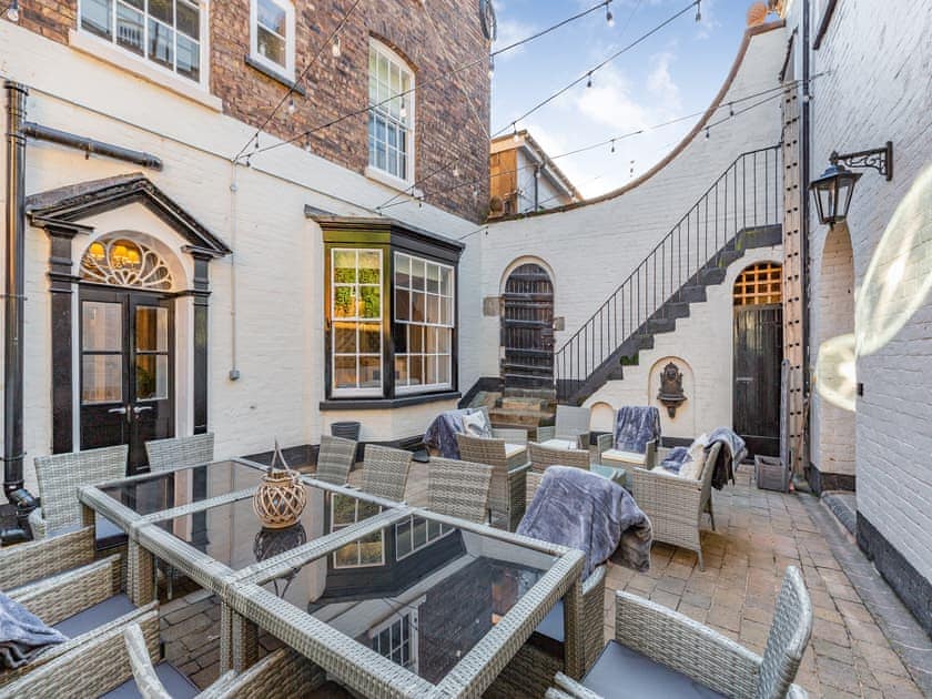 Sitting-out-area | No3 On The Severn, Bridgnorth