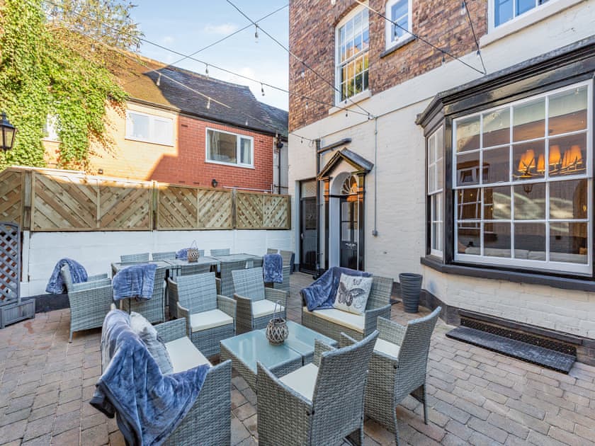 Sitting-out-area | No3 On The Severn, Bridgnorth