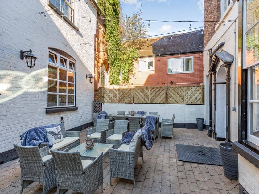 Sitting-out-area | No3 On The Severn, Bridgnorth