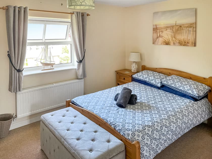 Double bedroom | High Tide, Binfield, near Newport
