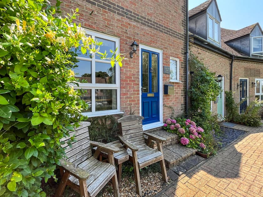 Exterior | High Tide, Binfield, near Newport