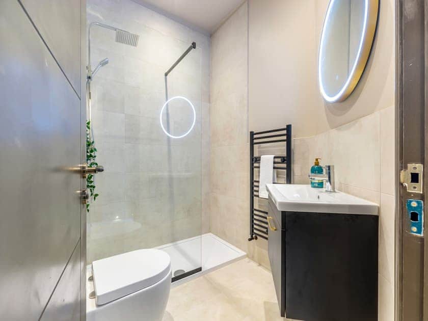 Bathroom | Craig Apartments- Slate House - Craig Apartments, Bowness-on-Windermere