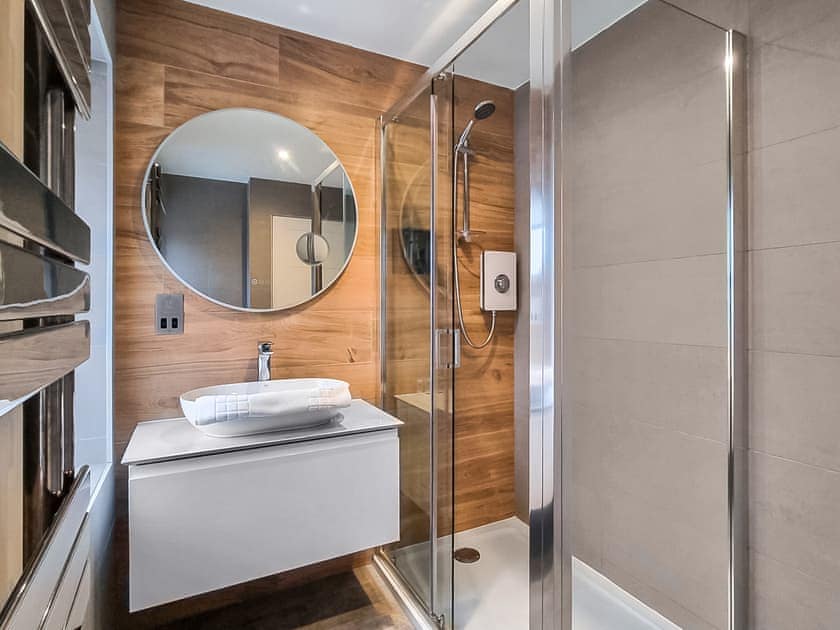 Bathroom | No 3 - Belgrave Holidays, Aberystwyth