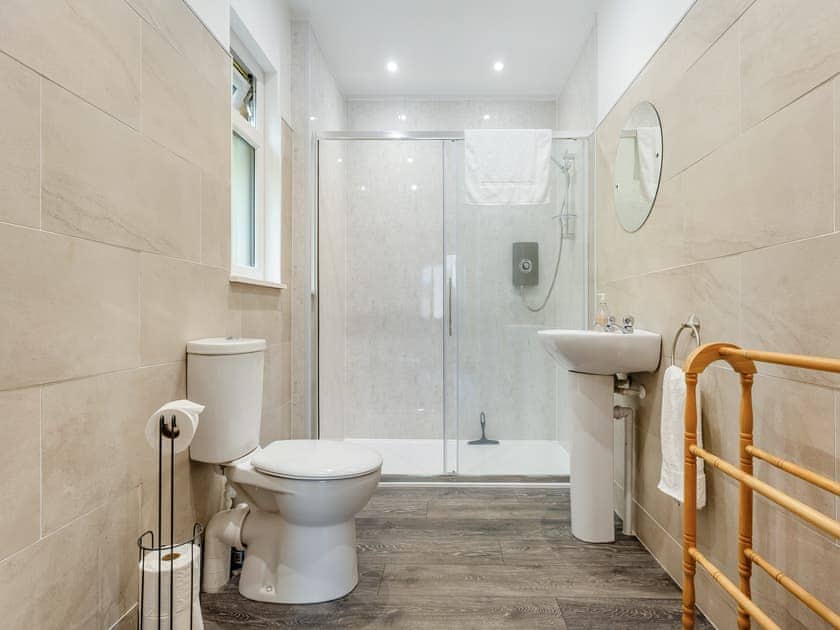 Shower room | The Kennel - Heart of Scotland Holidays, Polmont, near Falkirk