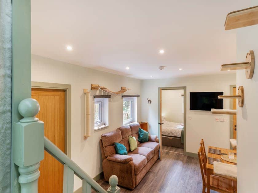 Open plan living space | The Cat Cabin - Heart of Scotland Holidays, Polmont, near Falkirk