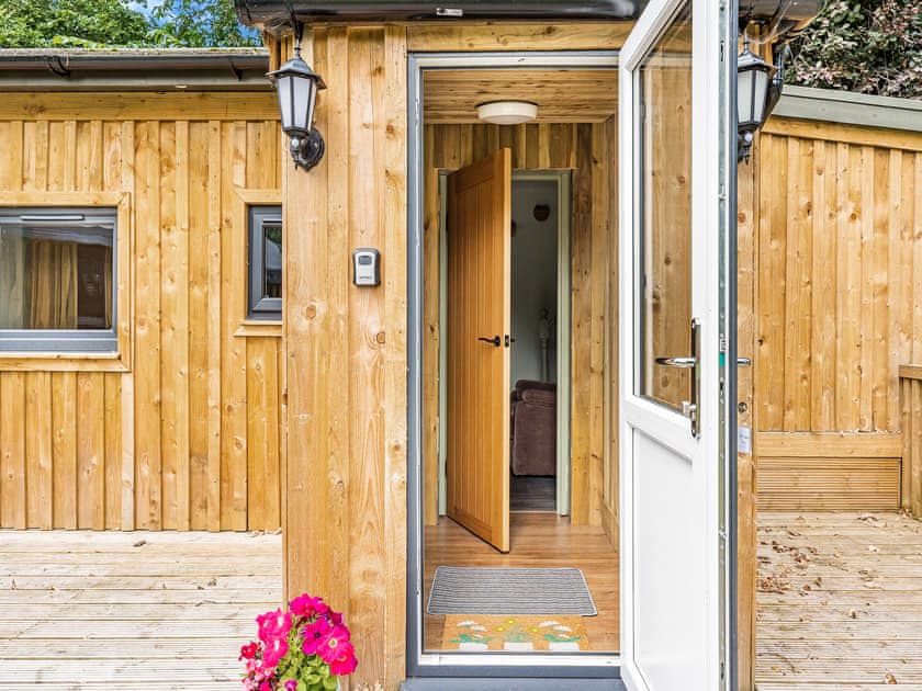 Exterior | The Cat Cabin - Heart of Scotland Holidays, Polmont, near Falkirk