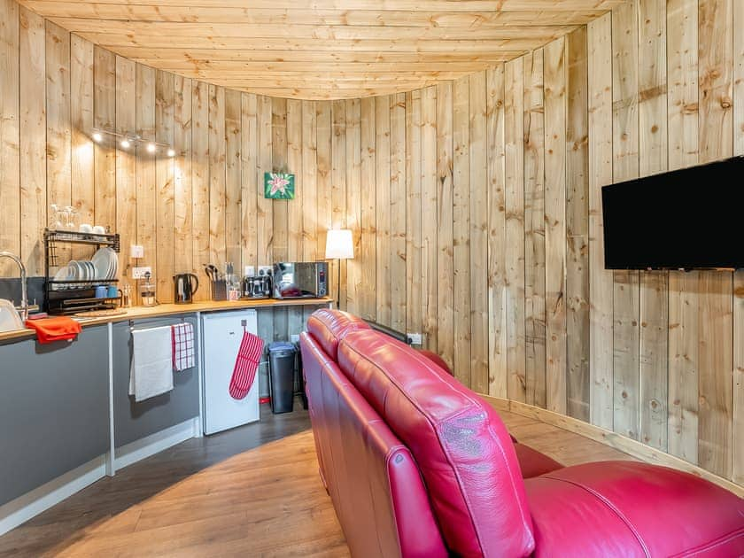 Open plan living space | The Treehouse - Heart of Scotland Holidays, Polmont, near Falkirk