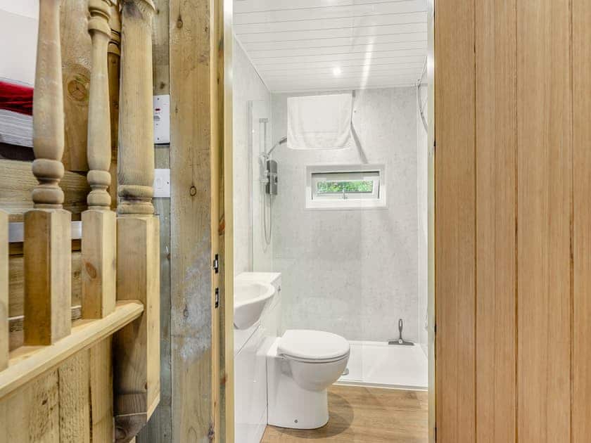Bathroom | The Treehouse - Heart of Scotland Holidays, Polmont, near Falkirk