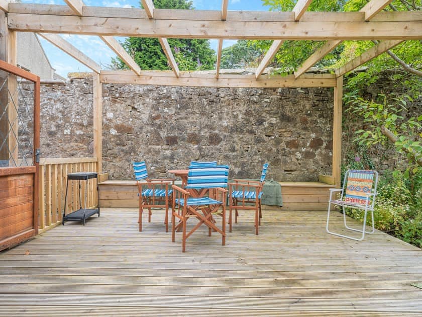Sitting-out-area | The Logstack - Heart of Scotland Holidays, Polmont, near Falkirk