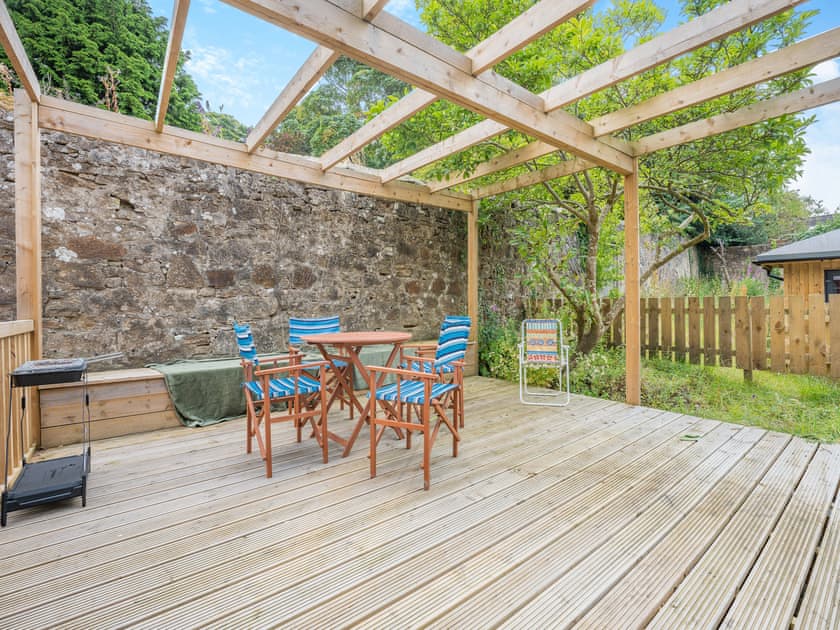 Sitting-out-area | The Logstack - Heart of Scotland Holidays, Polmont, near Falkirk