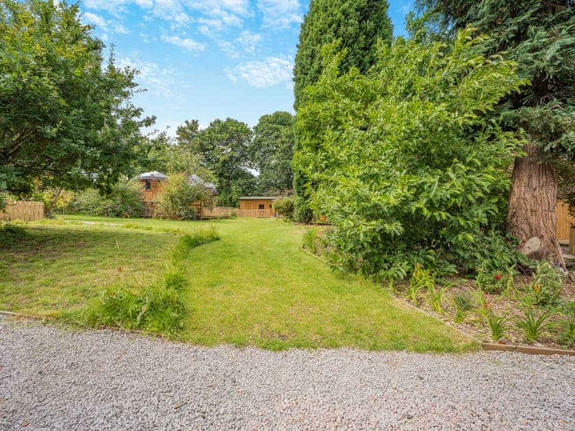 Garden | The Logstack - Heart of Scotland Holidays, Polmont, near Falkirk