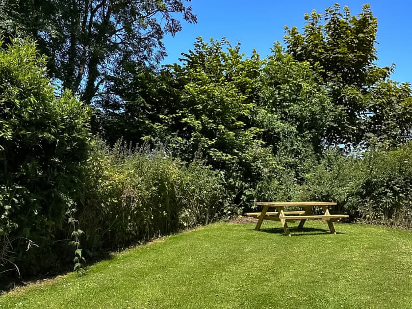 Garden | Spruce Cottage - Golden Park, Hartland