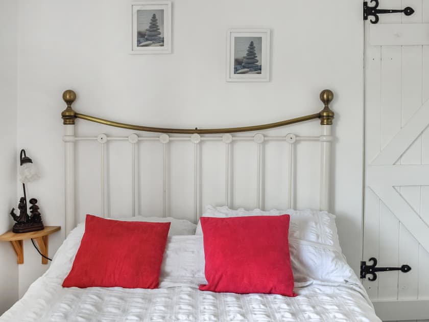 Double bedroom | Quay Cottage, Bewdley