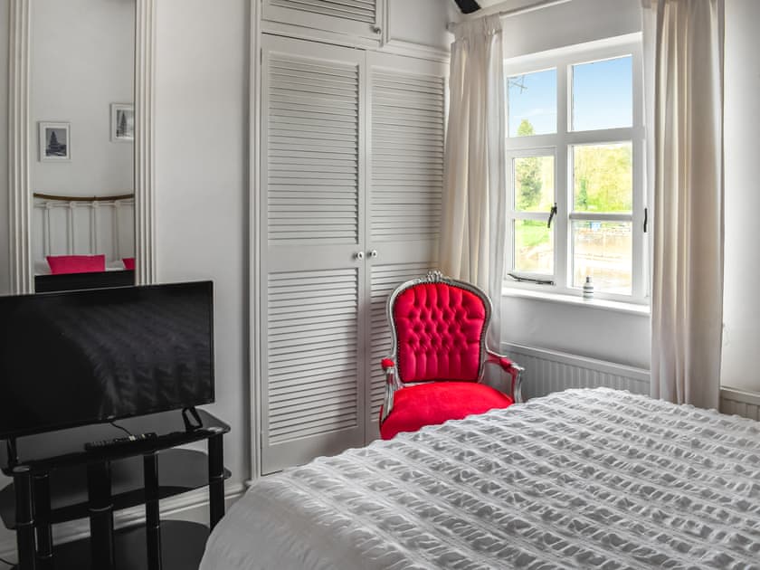 Double bedroom | Quay Cottage, Bewdley