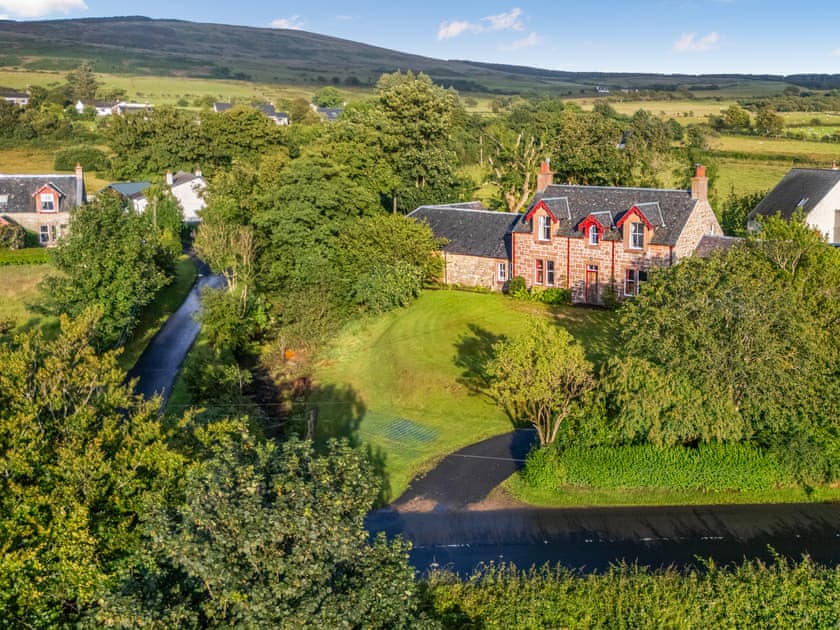 Setting | Burncliff, Blackwaterfoot