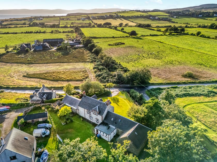 Setting | Burncliff, Blackwaterfoot
