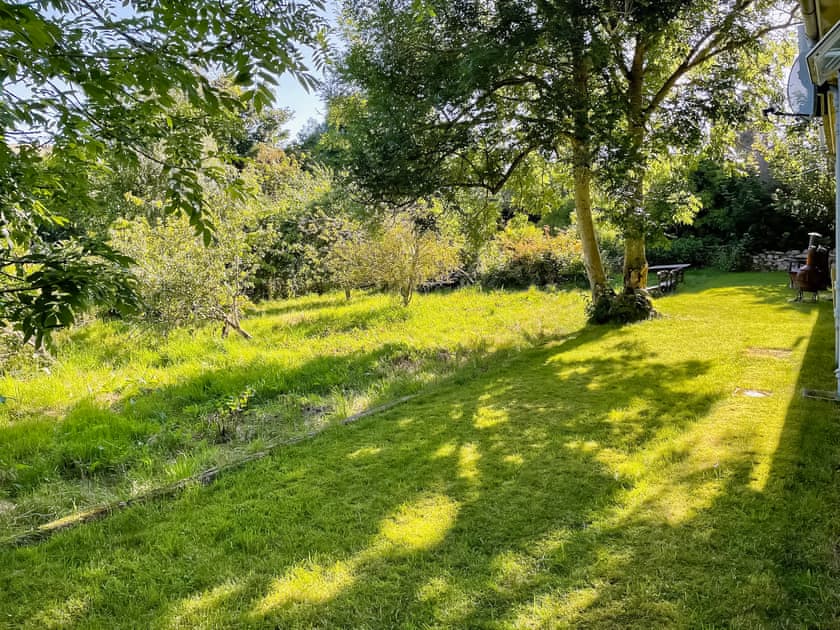 Exterior | Muir Cottage - Asloun Farmstay, Alford