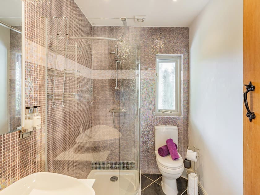 Shower room | The Cwtch, Newtown