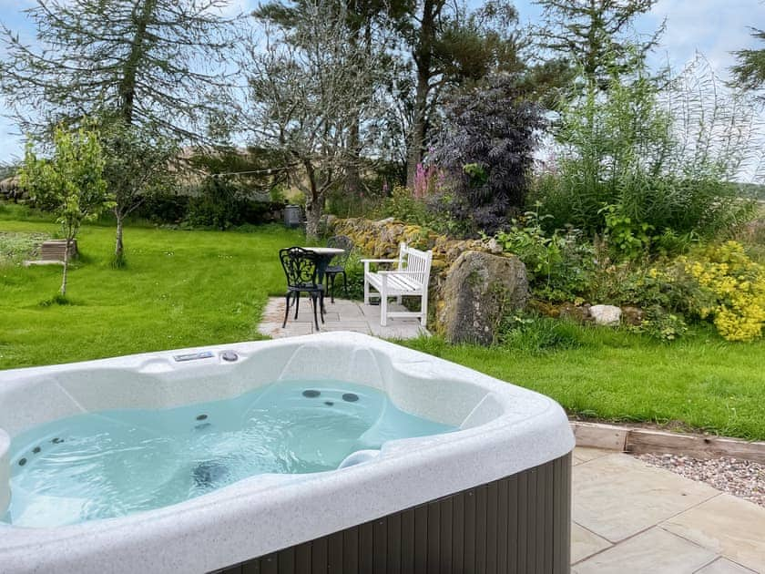 Hot tub | Crioch at Newlands, Glenisla, near Blairgowrie