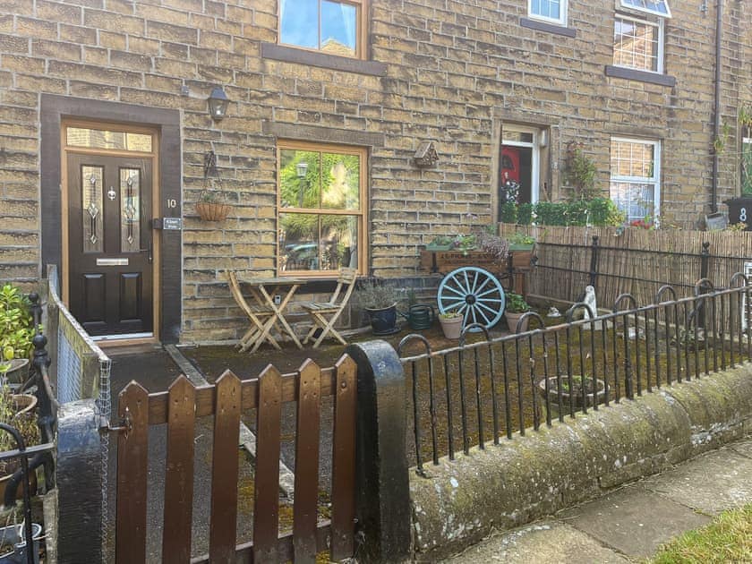 Sitting-out-area | Chapel View, Haworth