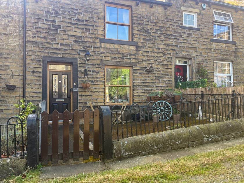 Sitting-out-area | Chapel View, Haworth