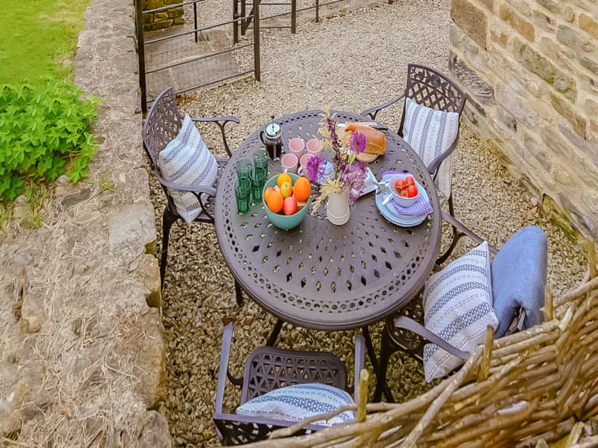 Sitting-out-area | Tiggywinkle Cottage, Hawnby, near Helmsley