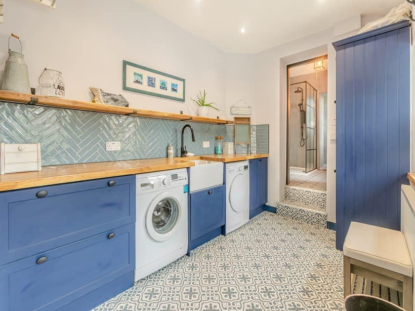 Kitchen | Lanner Moon, Lanner