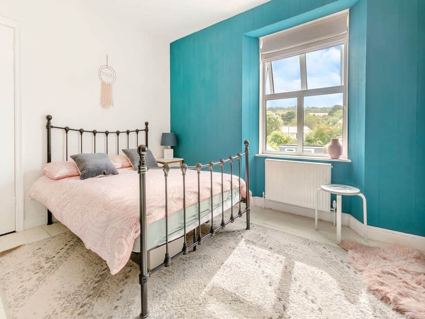 Double bedroom | Lanner Moon, Lanner