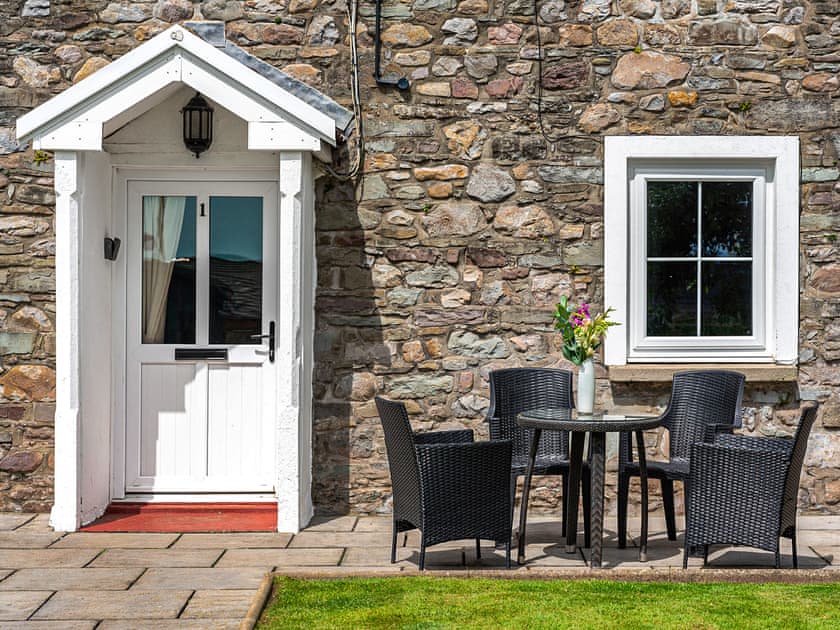 Sitting-out-area | Hawton - Tanylan Farm Cottages, Kidwelly