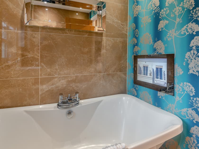 Bathroom | Woodlea Farm, Medstead, near Alton