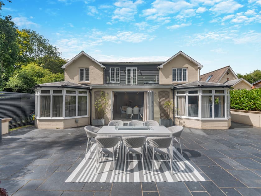 Decking | Woodlea Farm, Medstead, near Alton