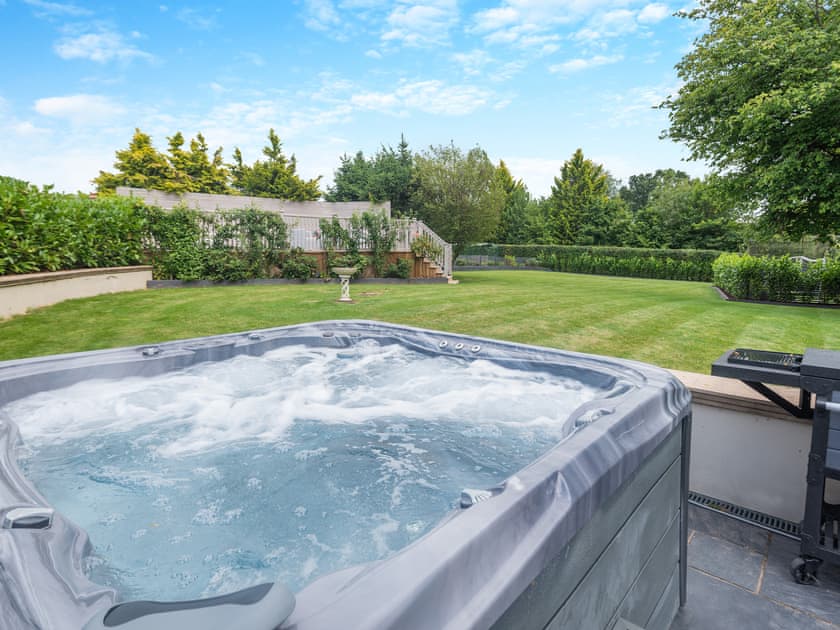 Hot tub | Woodlea Farm, Medstead, near Alton