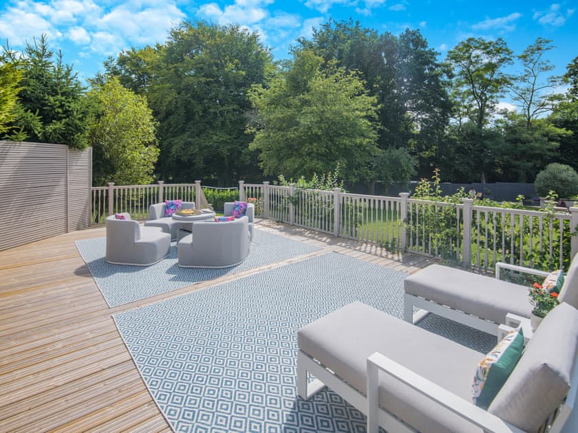 Decking | Woodlea Farm, Medstead, near Alton