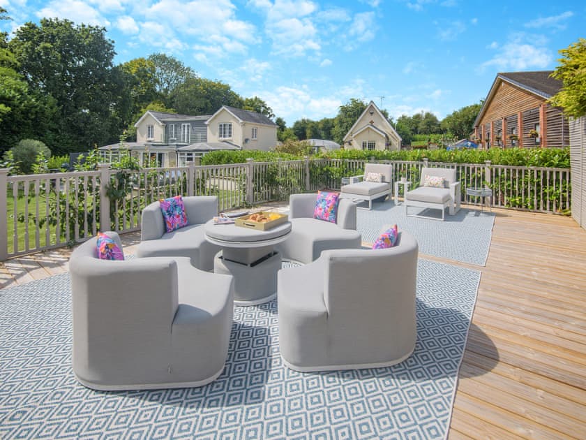 Decking | Woodlea Farm, Medstead, near Alton