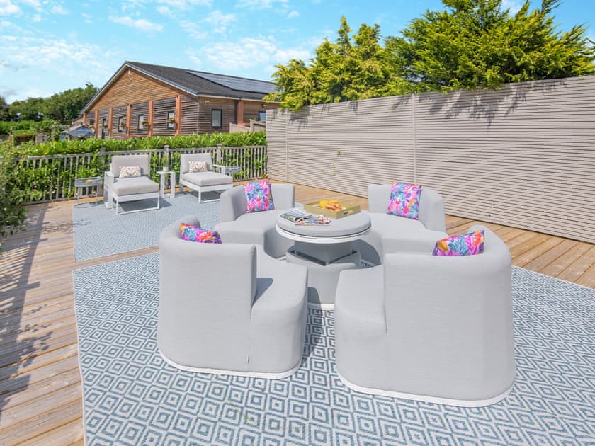Decking | Woodlea Farm, Medstead, near Alton