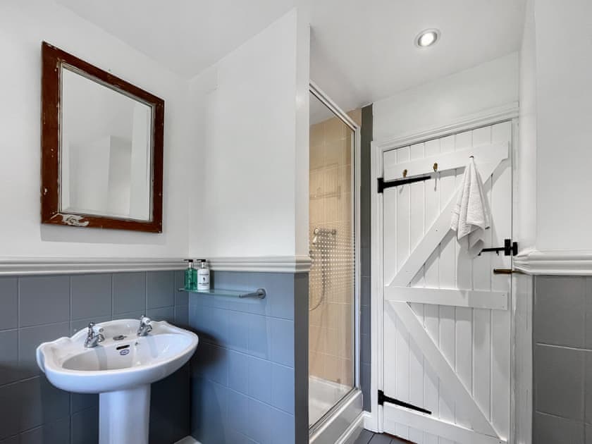 Bathroom | Oasis Cottage, Broughton Gifford, near Melksham