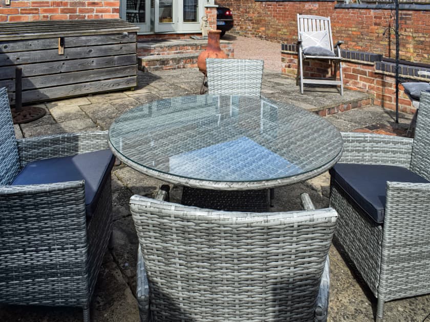 Sitting-out-area | Valentine Retreat, Evesham