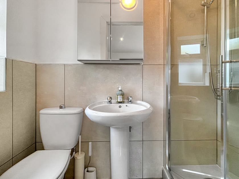 Bathroom | The Cottage - Five Gables, Merstham