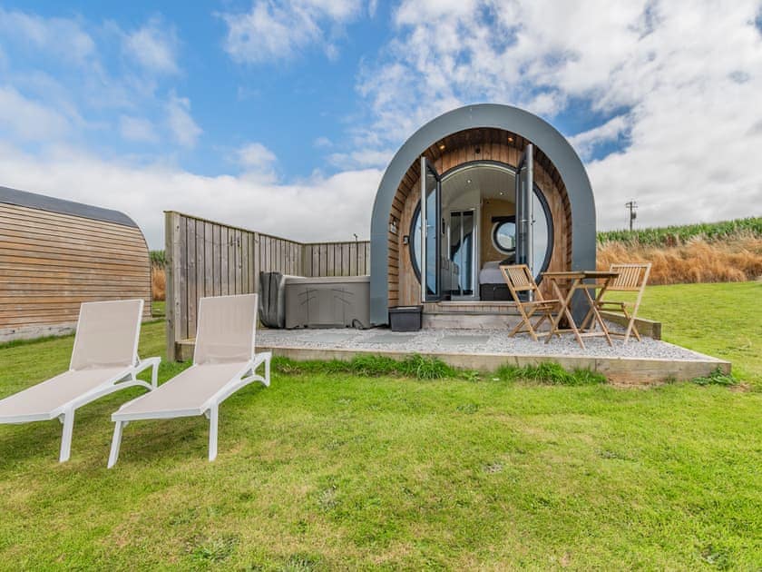 Exterior | Traeth Pod - Gwbert Glamping, Gwbert on Sea