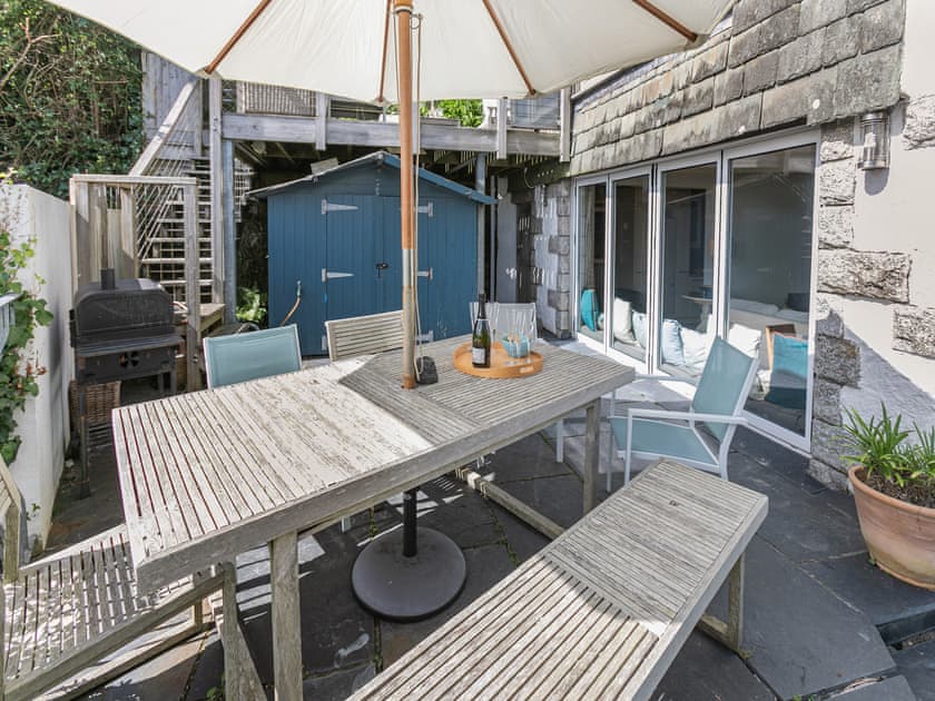 Sitting-out-area | Dolphins Reach, St. Mawes