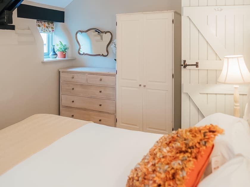 Double bedroom | Casterbridge - Greenwood Grange Cottages, Higher Bockhampton, near Dorchester