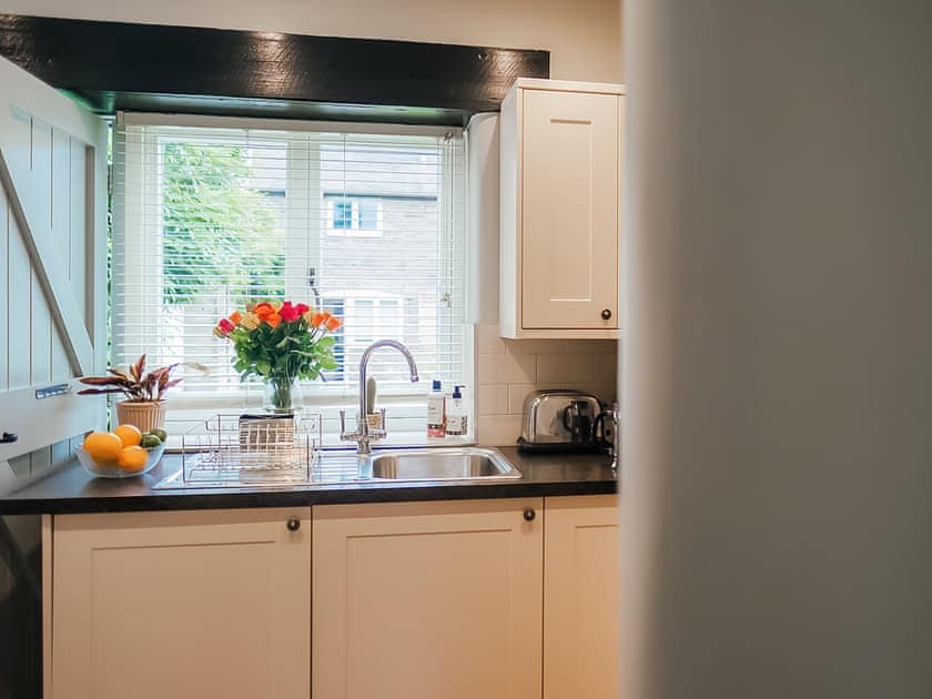 Kitchen | Abbotsea - Greenwood Grange Cottages, Higher Bockhampton, near Dorchester