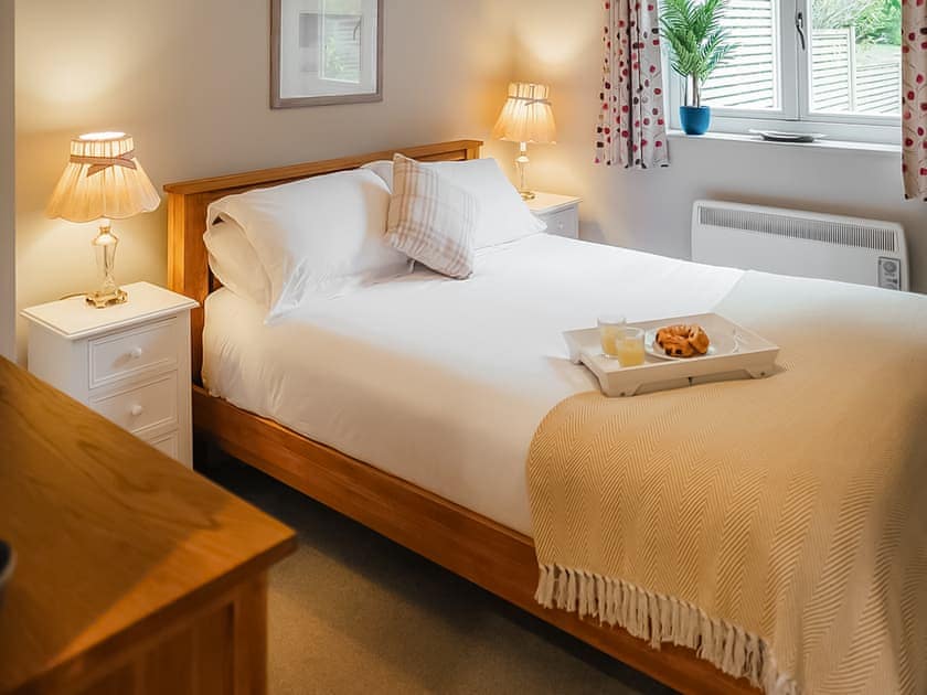 Double bedroom | Abbotsea - Greenwood Grange Cottages, Higher Bockhampton, near Dorchester