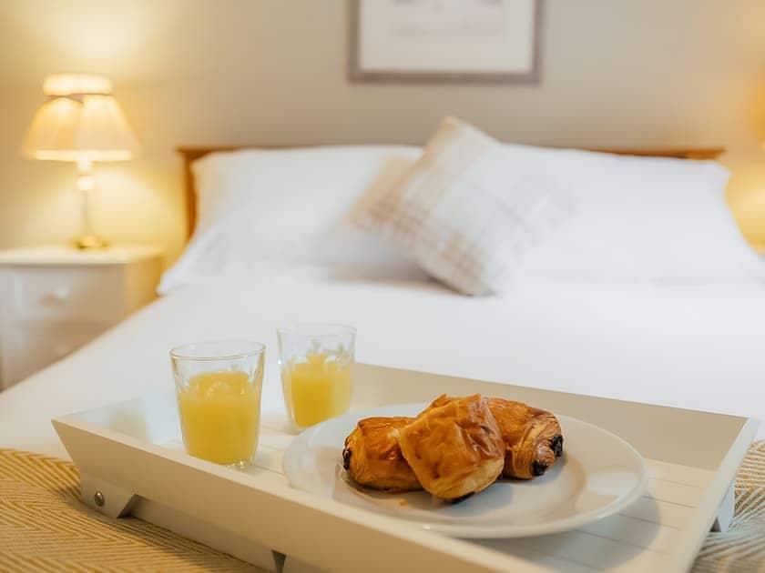 Double bedroom | Abbotsea - Greenwood Grange Cottages, Higher Bockhampton, near Dorchester