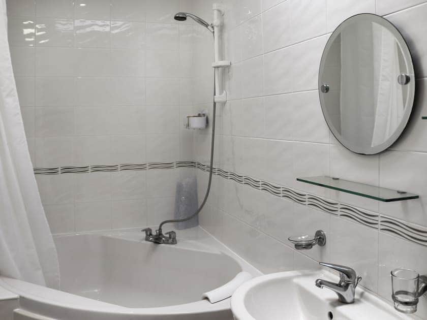 Bathroom | Capel Berseba, Tudweiliog