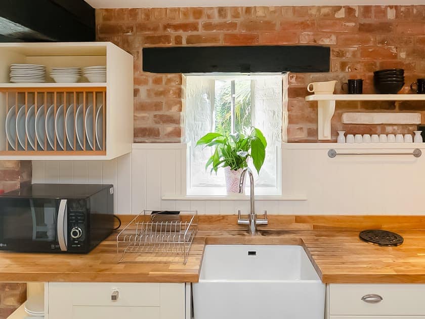 Kitchen | Coomb Barton - Greenwood Grange Cottages, Higher Bockhampton, near Dorchester