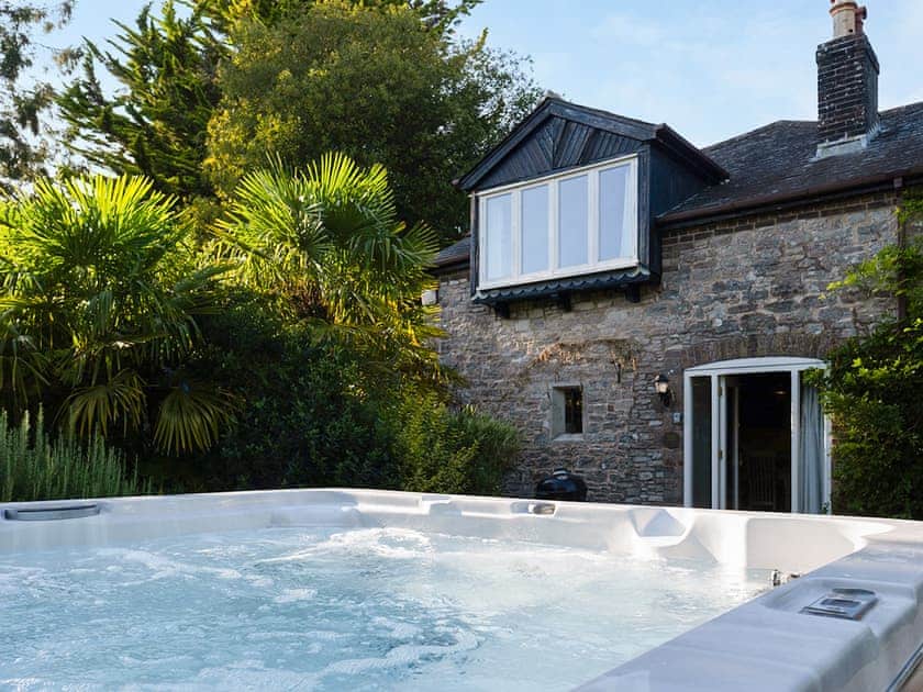 Hot tub | Coomb Barton - Greenwood Grange Cottages, Higher Bockhampton, near Dorchester