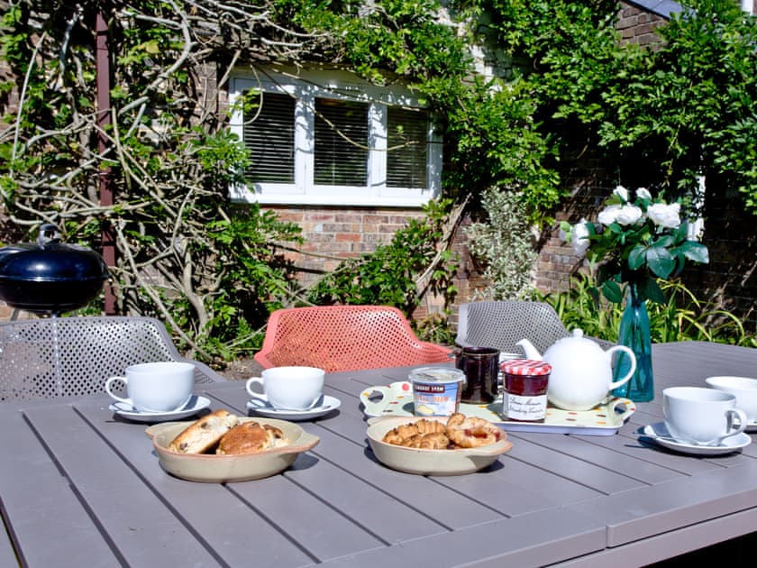 Sitting-out-area | Coomb Barton - Greenwood Grange Cottages, Higher Bockhampton, near Dorchester